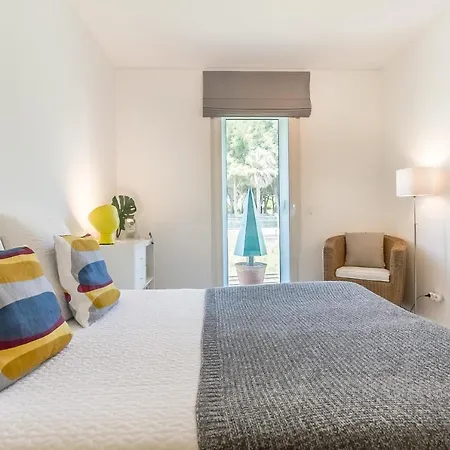 Апартаменты Luxury Experience In Lisbon Оэйраш